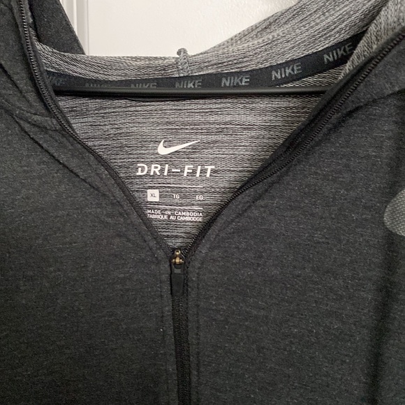 Nike Dri-fit sweatshirt - Picture 2 of 3